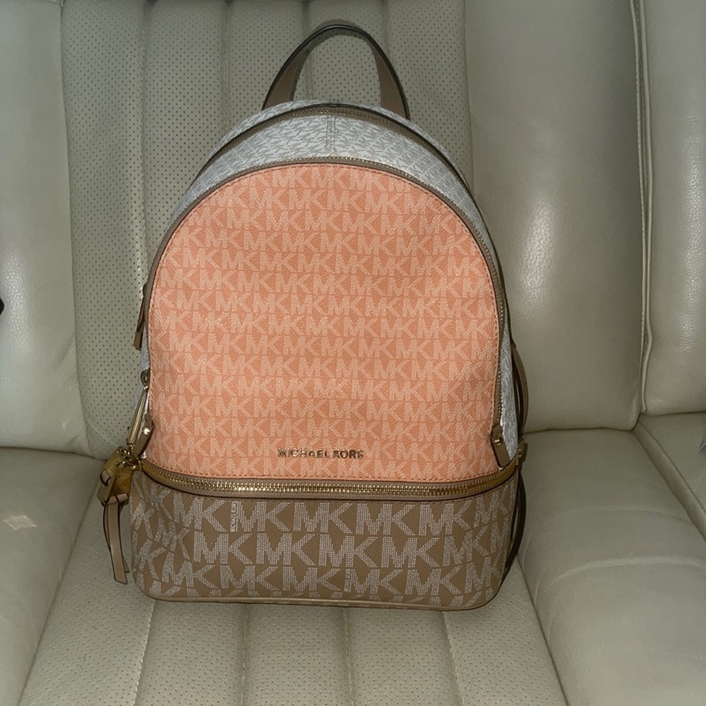 Michael Kors backpack bag EUC (except one flaw)